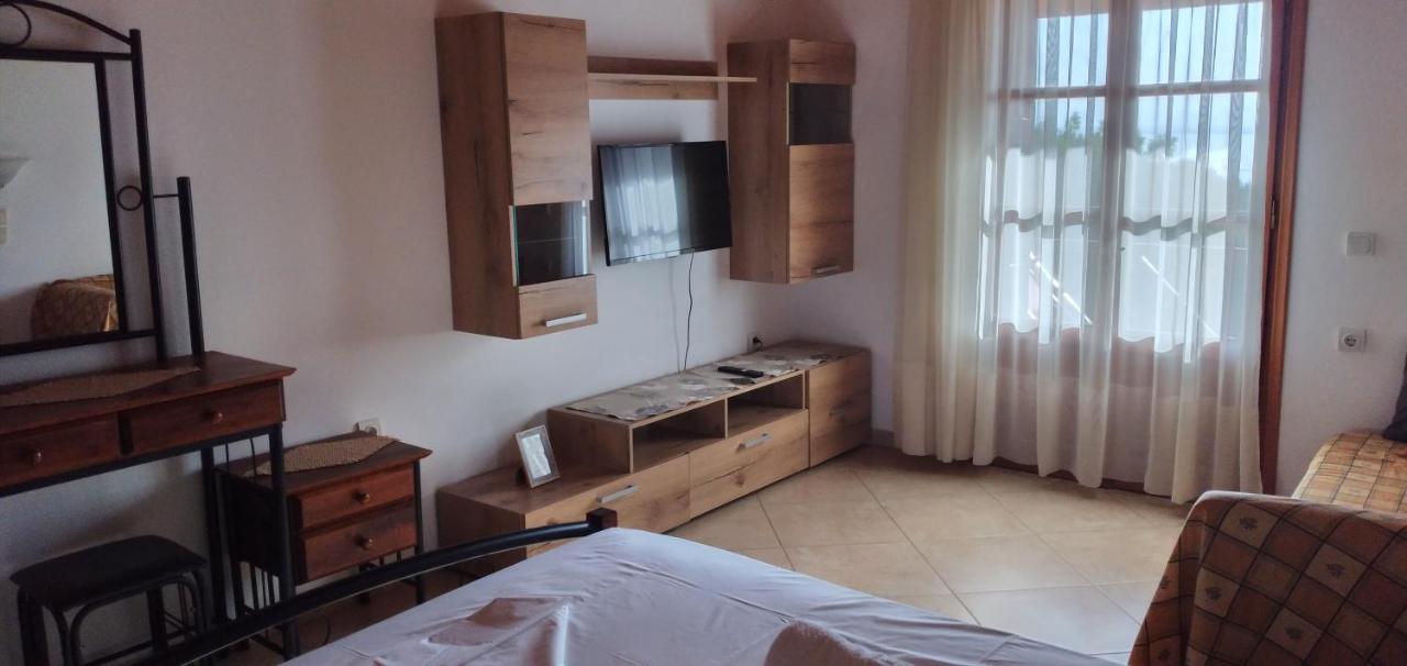 Athina Studio Apartments Kerveli Ngoại thất bức ảnh