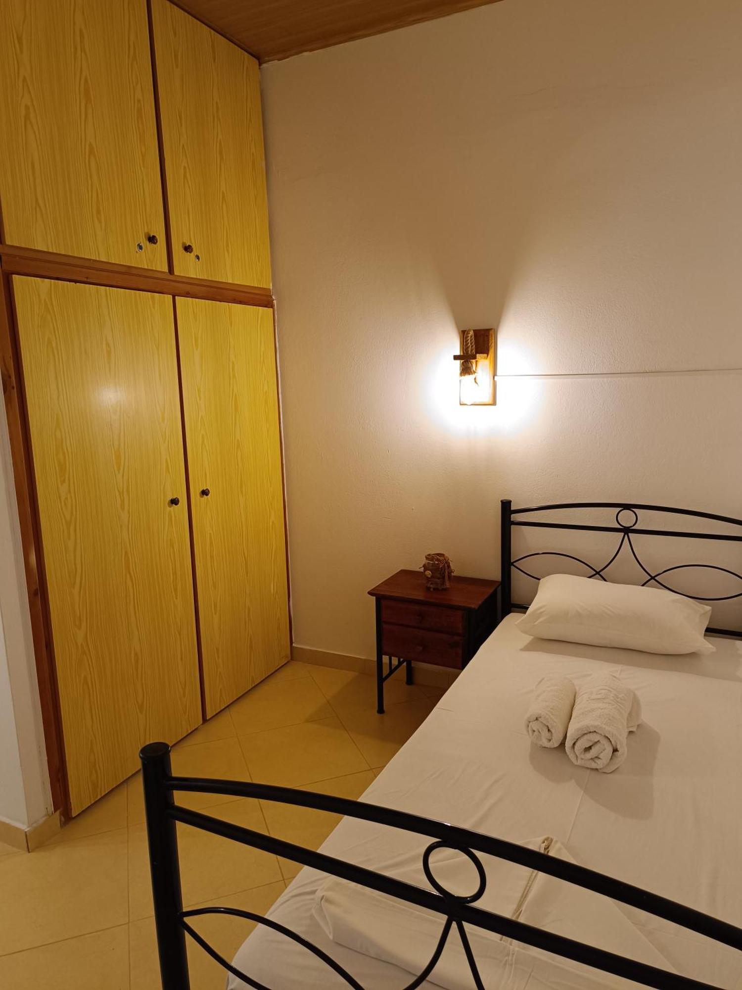 Athina Studio Apartments Kerveli Ngoại thất bức ảnh