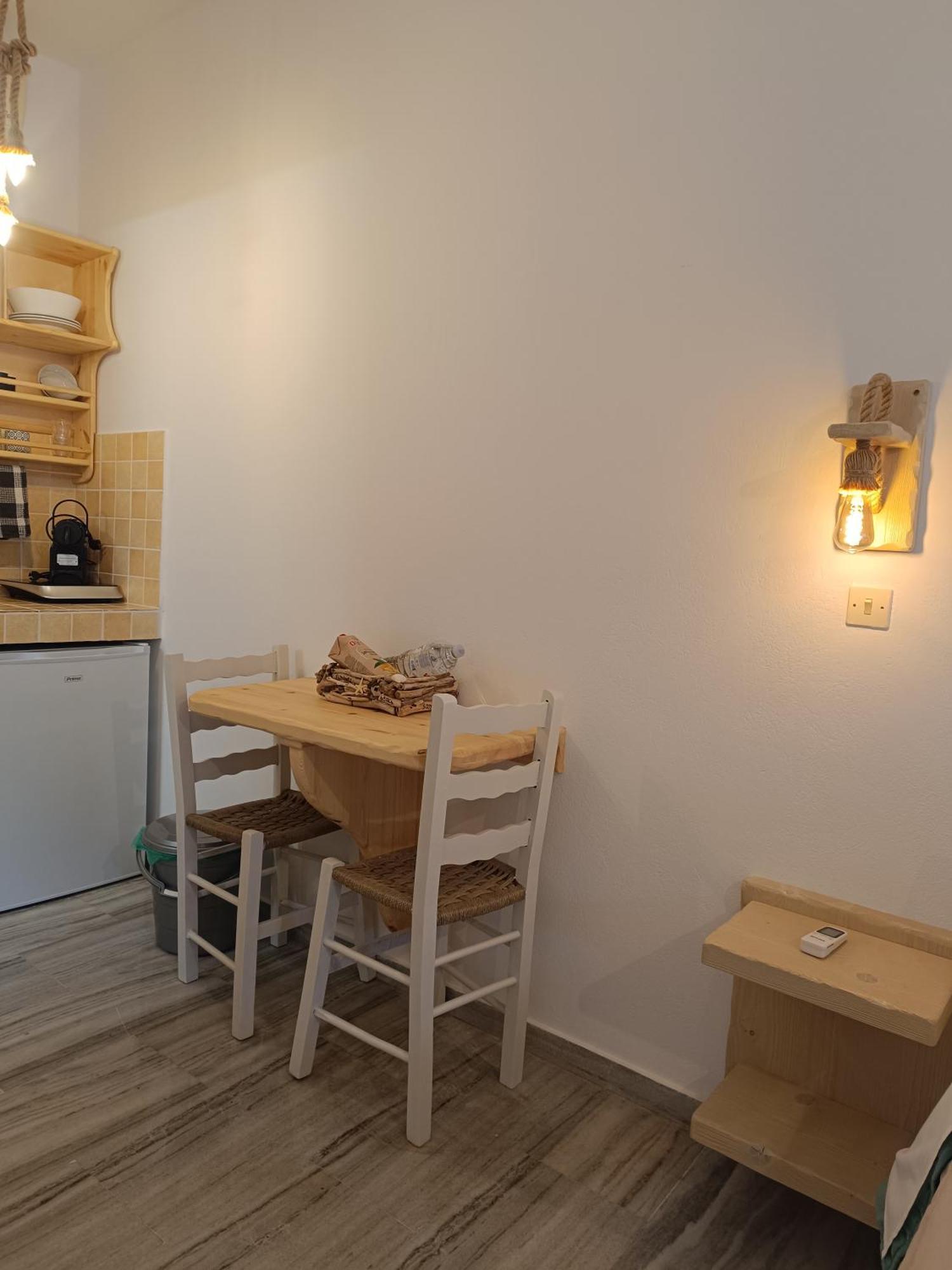 Athina Studio Apartments Kerveli Phòng bức ảnh