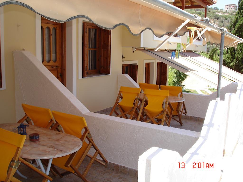 Athina Studio Apartments Kerveli Phòng bức ảnh